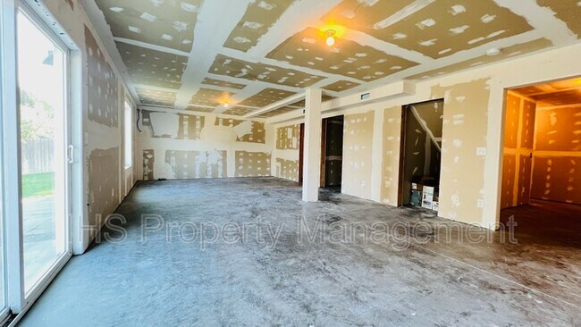 Building Photo - 5131 Milky Way