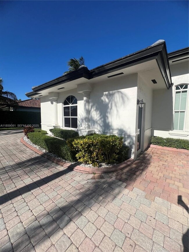 Building Photo - 105 NW 123rd Ave