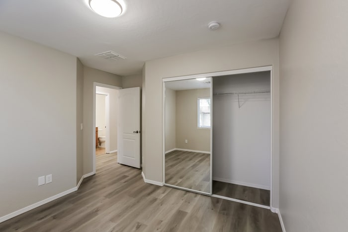 Building Photo - 2094 S Heron Ln