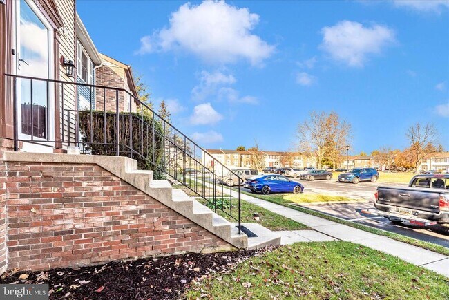 Building Photo - 7167 Glenmeadow Ct