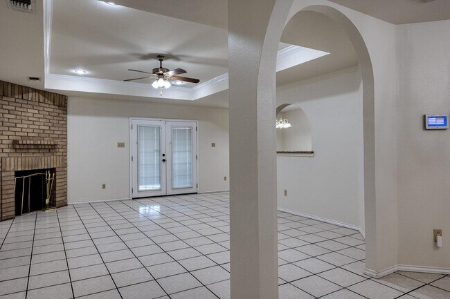 Building Photo - 109 Burwood Ln