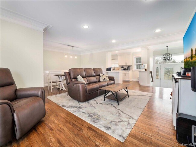 Building Photo - 5 Indian Dr