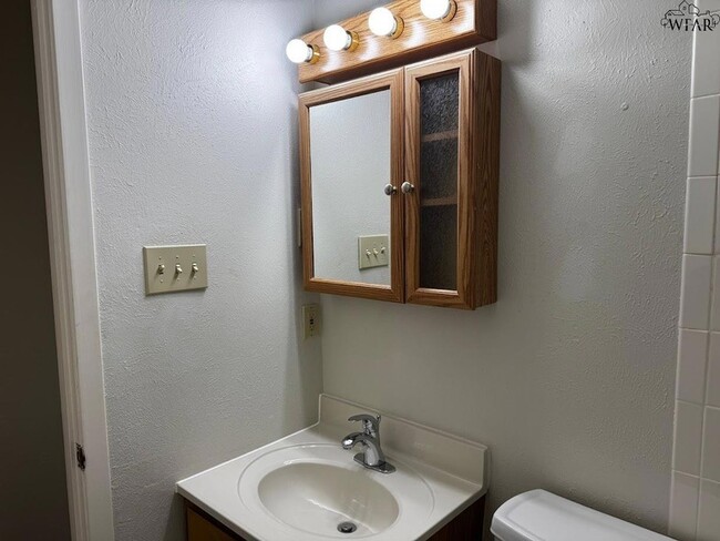 Building Photo - 4610 N Eden Hills Cir