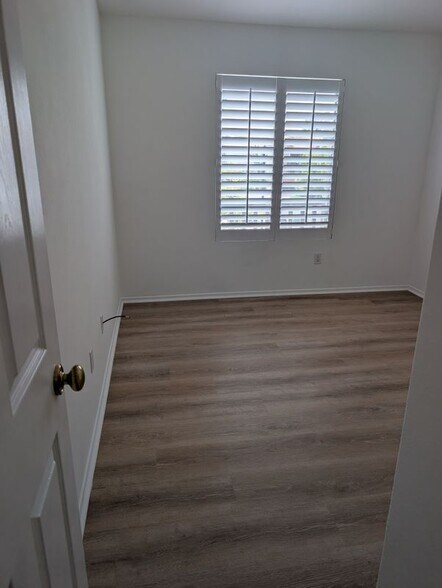 Building Photo - 154 California Ct