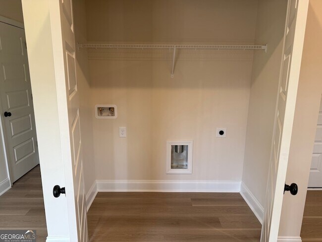 Building Photo - 55 Wright St