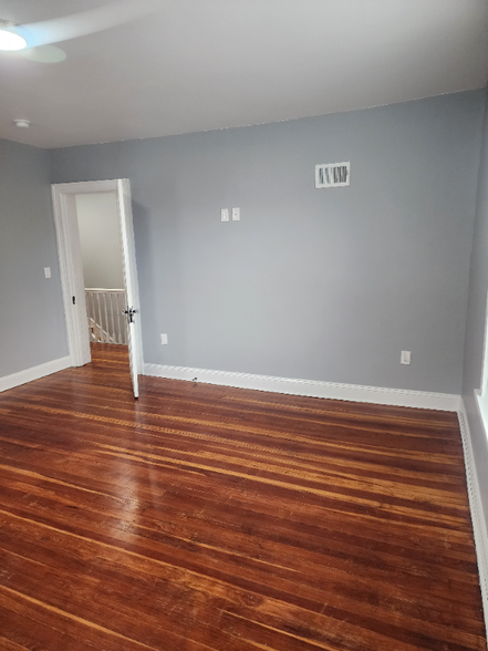 Building Photo - 380 Vernon Rd