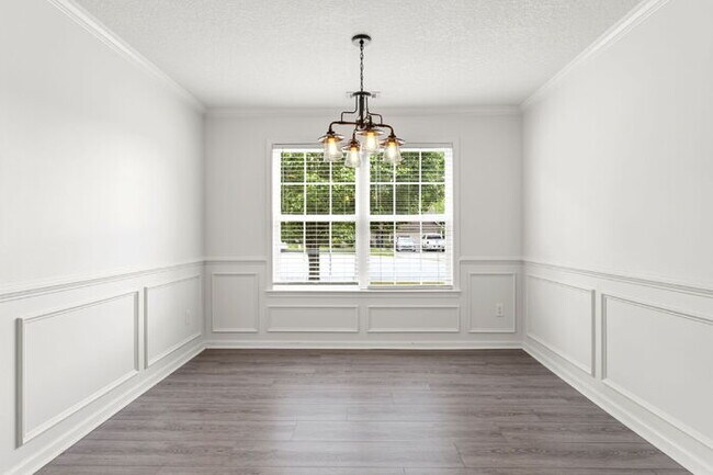 Building Photo - Charming 3-Bedroom Retreat with Cozy Fireplace in Simpsonville