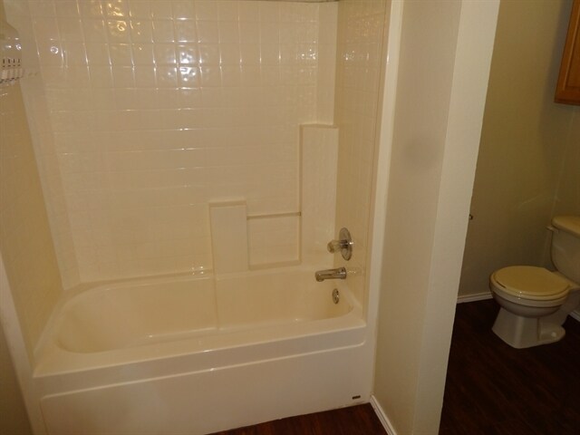Building Photo - 721 Stonebrooke Dr