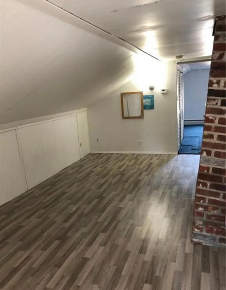 Building Photo - 13 Gallup Ln