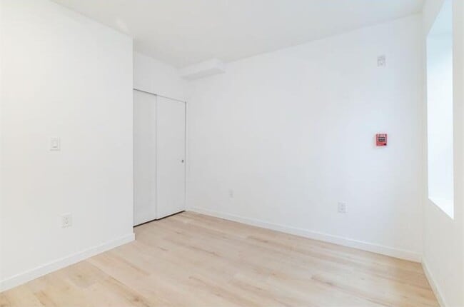 Building Photo - 2722 Hope St