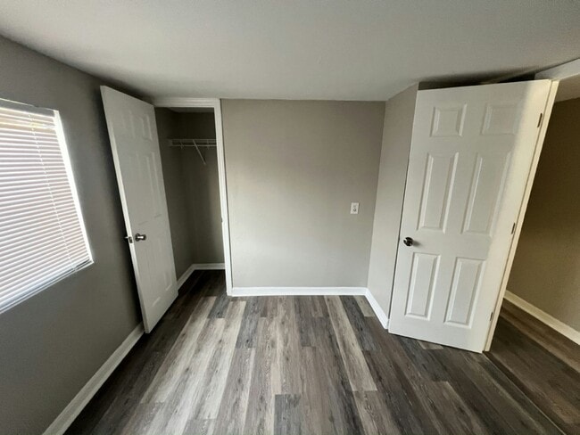 Building Photo - 54 Tower Manor Cir W