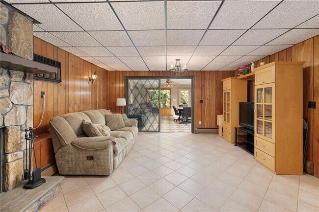 Building Photo - 77 Cherry Hill Rd