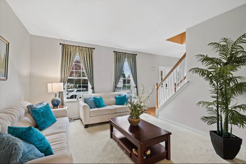 Building Photo - 115 Watch Hill Rd