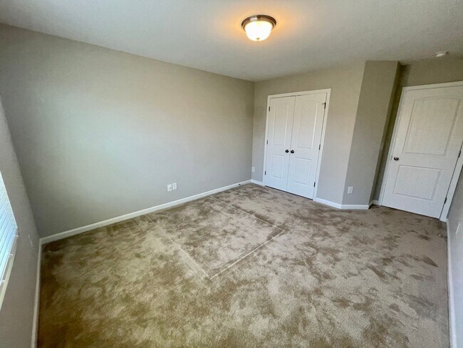 Building Photo - Stunning 4 Bedroom 2.5 Bathroom 2-story Home in NE Greensboro with 2 car garages
