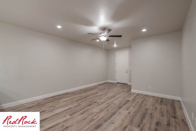 Building Photo - 493 N 550 W