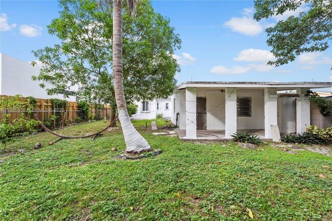 Building Photo - 400 NW 47th St