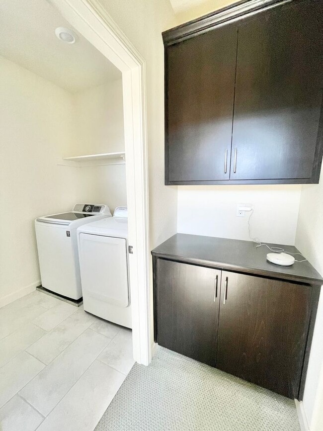 Building Photo - Beautiful 4 Bed 3 Bath Home in W Section Rohnert Park- $3,800 per month!