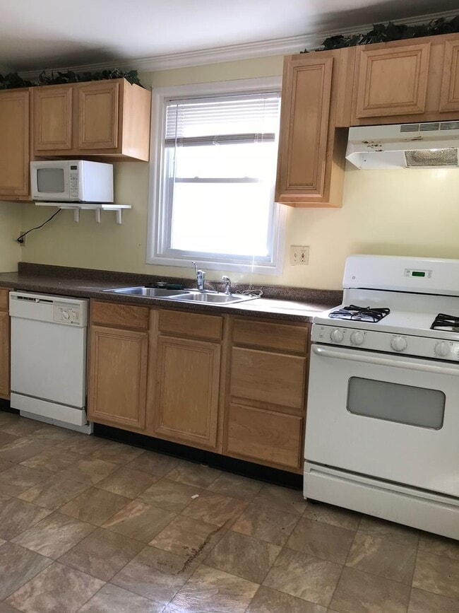 Building Photo - Charming Three-Bedroom Home in Cedmont!