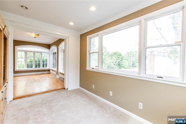 Building Photo - 22 Serafin Pl