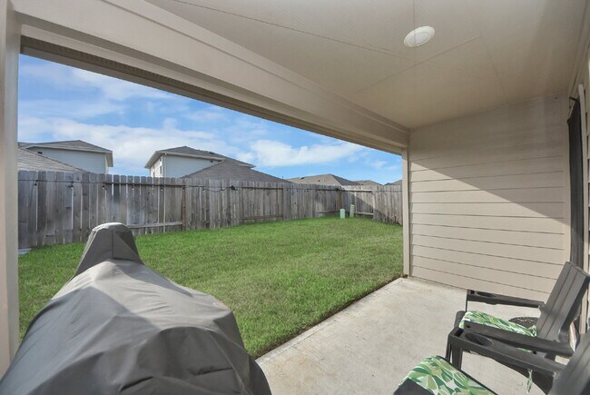 Building Photo - Like-New Legacy Park Home with Modern Style & Room to Unwind!