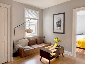 Building Photo - 220 E Cross St