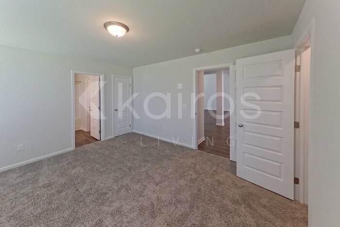 Building Photo - 204 Redwood Ct
