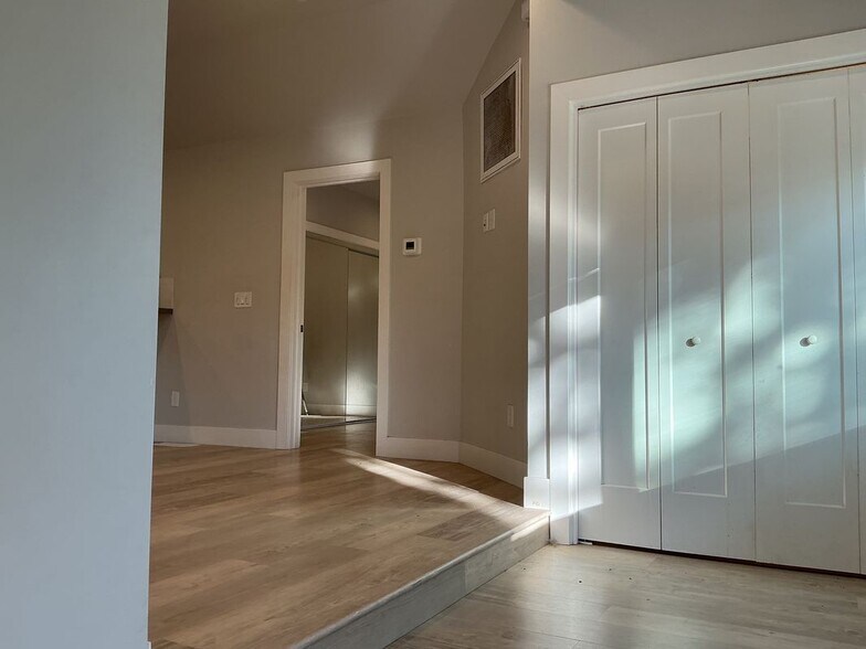 Building Photo - 545 Brush Creek Rd