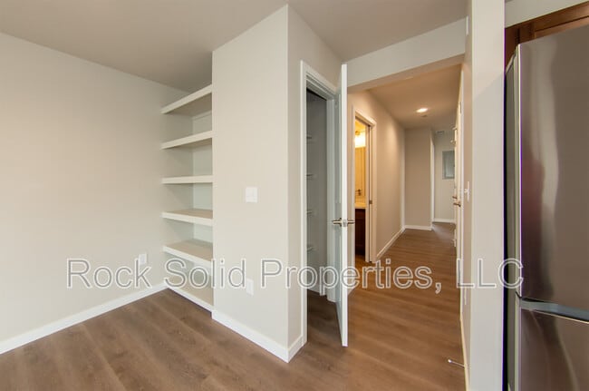 Building Photo - 1900 Good Hearted Pl