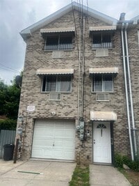 Building Photo - 3941 Laconia Ave