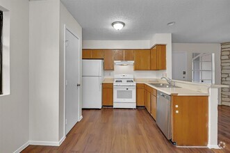 Building Photo - 500 Algerita Dr