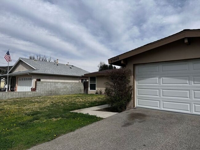 Building Photo - Situated In a Quiet Community Of Canyon Co...