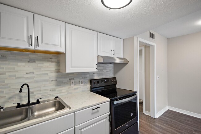 Building Photo - 647 Rio Street