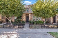 Building Photo - 6267 Blythe Dr