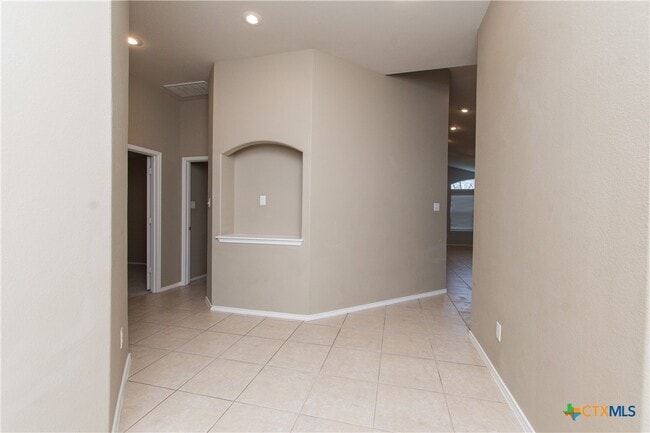 Building Photo - 409 Rowdy Dr