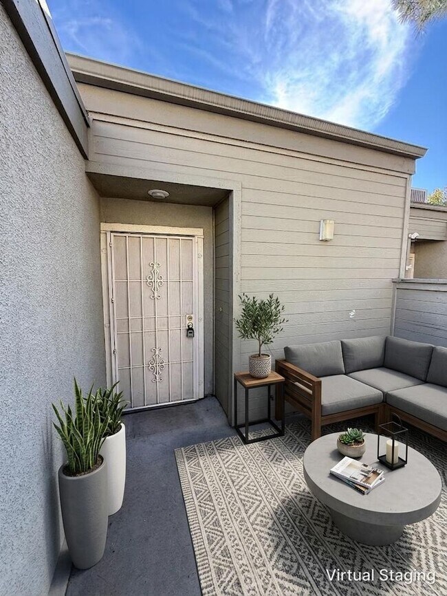 Building Photo - Beautiful 3 Bedroom 2 1/2 Bathroom Granada Hills Townhouse! Must See! Ready For Move-In!
