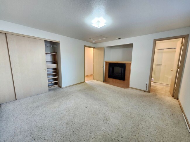 Building Photo - 9704 Welsh Dr