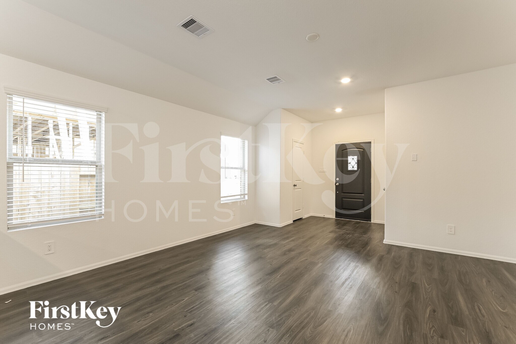 Building Photo - 18438 Summit Ranch Dr
