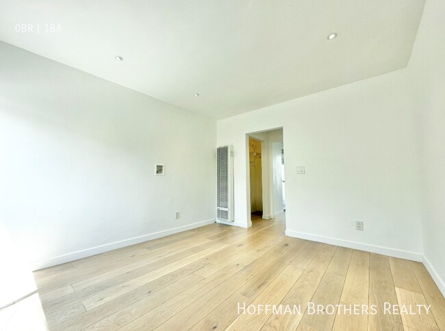 Building Photo - 1313 Ocean Front Walk