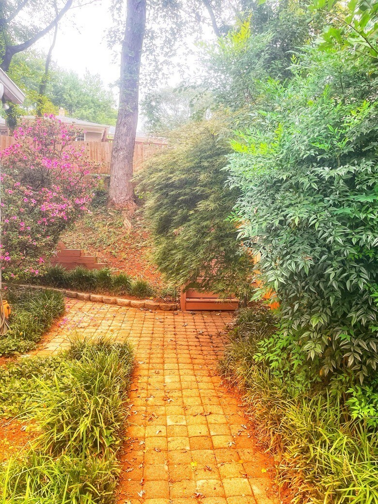 Building Photo - 16 Townes Square Ln