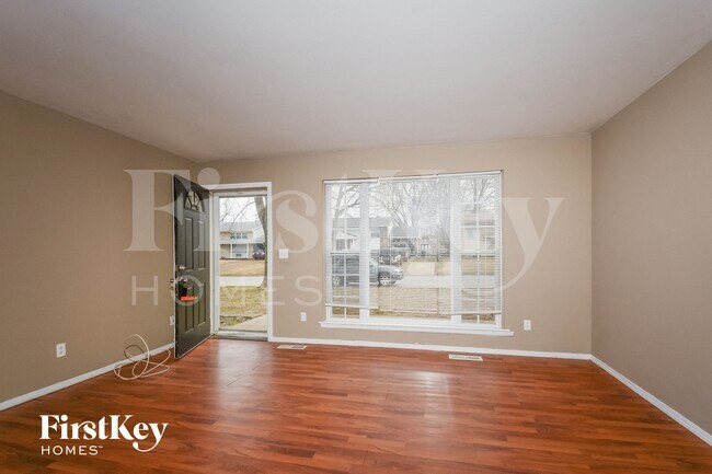 Building Photo - 5323 Ville-Cecelia Ln