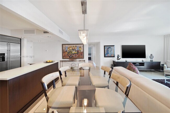 Building Photo - 2301 Collins Ave