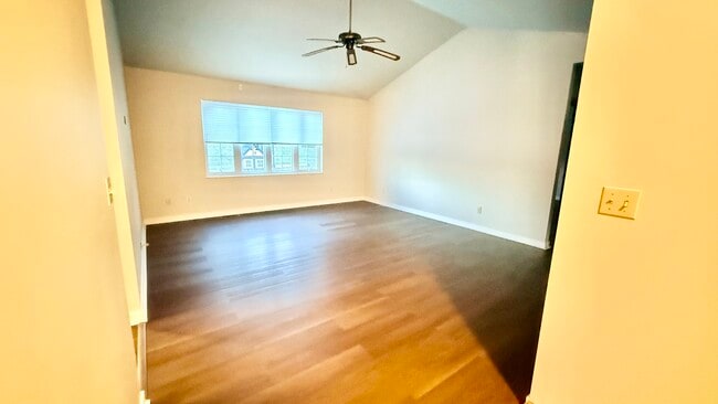 Building Photo - 126 Thomson Ln