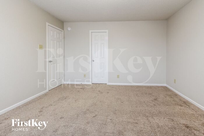 Building Photo - 5769 Woodland Trace Blvd