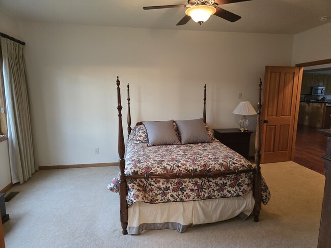 Building Photo - 3300 Graf St