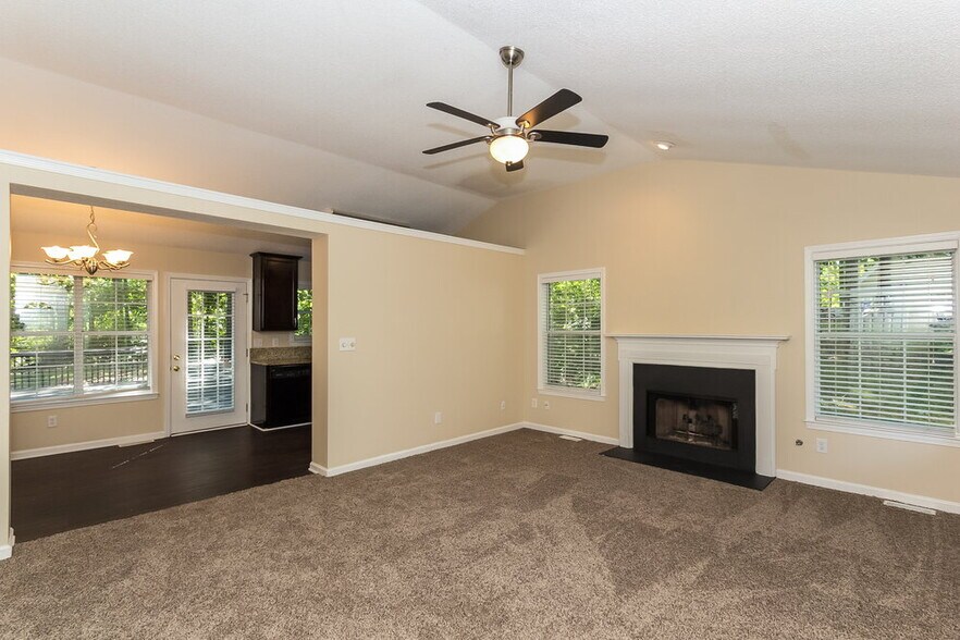 Building Photo - 153 Country Mill Ln