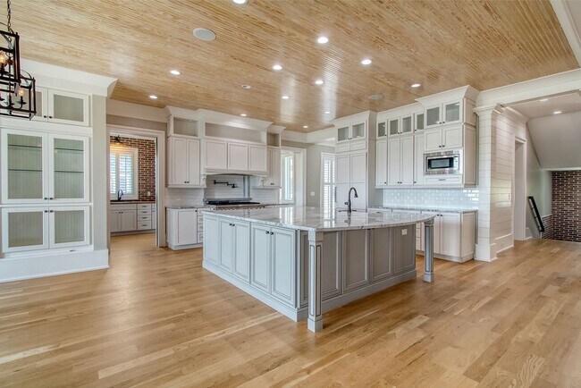 Building Photo - 4 Bedroom 4.5 Bath Home in Dunes West - Mt...