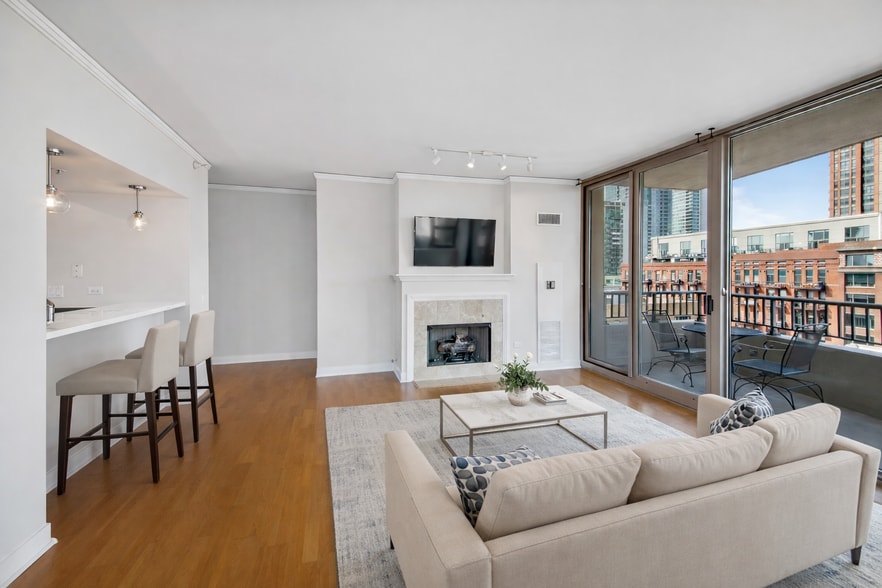 Building Photo - 200 N Jefferson St