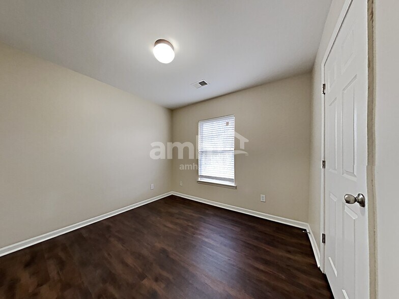 Building Photo - 3722 Green Pasture Rd