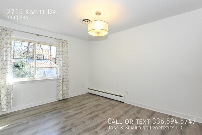 Building Photo - 2715 Kivett Dr