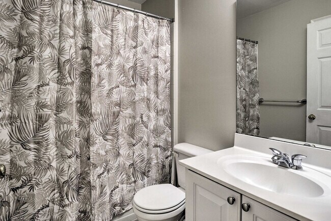Building Photo - 5077 Cameo Terrace
